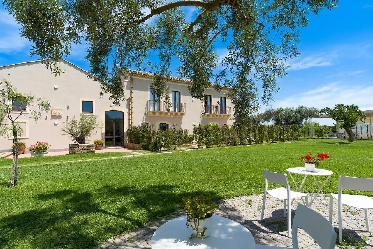 מלון La Rotondella Neroli Bio Relais