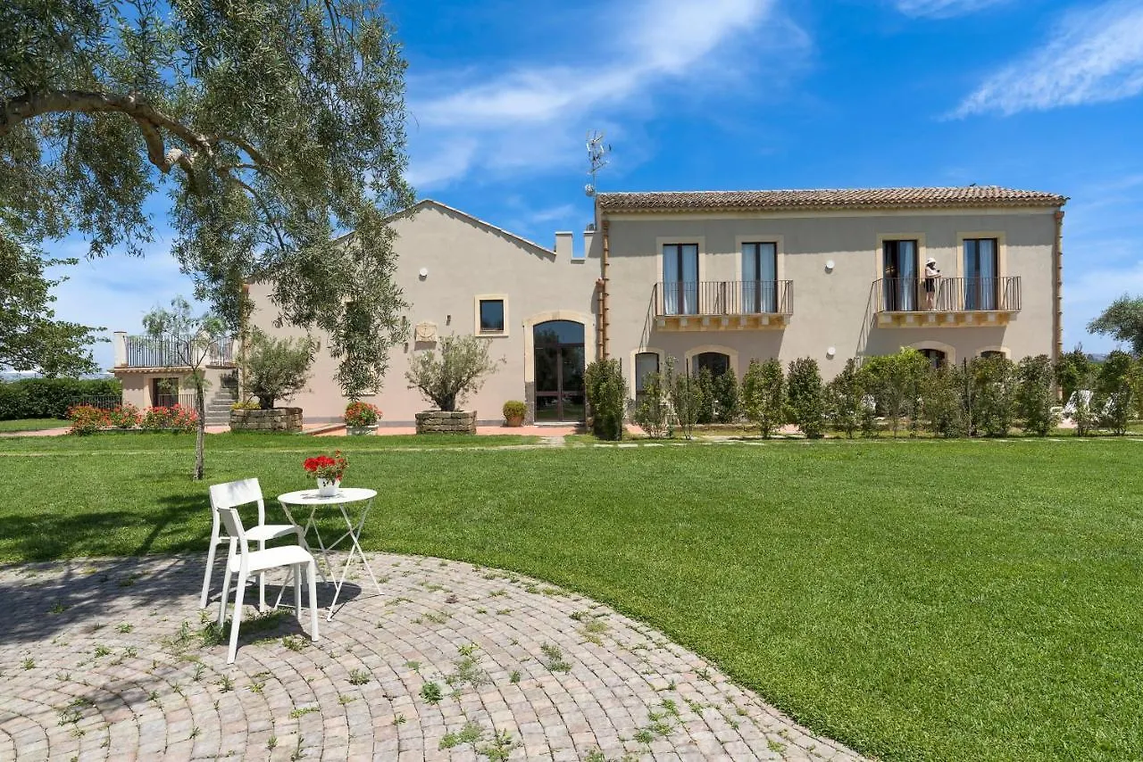 מלון La Rotondella Neroli Bio Relais