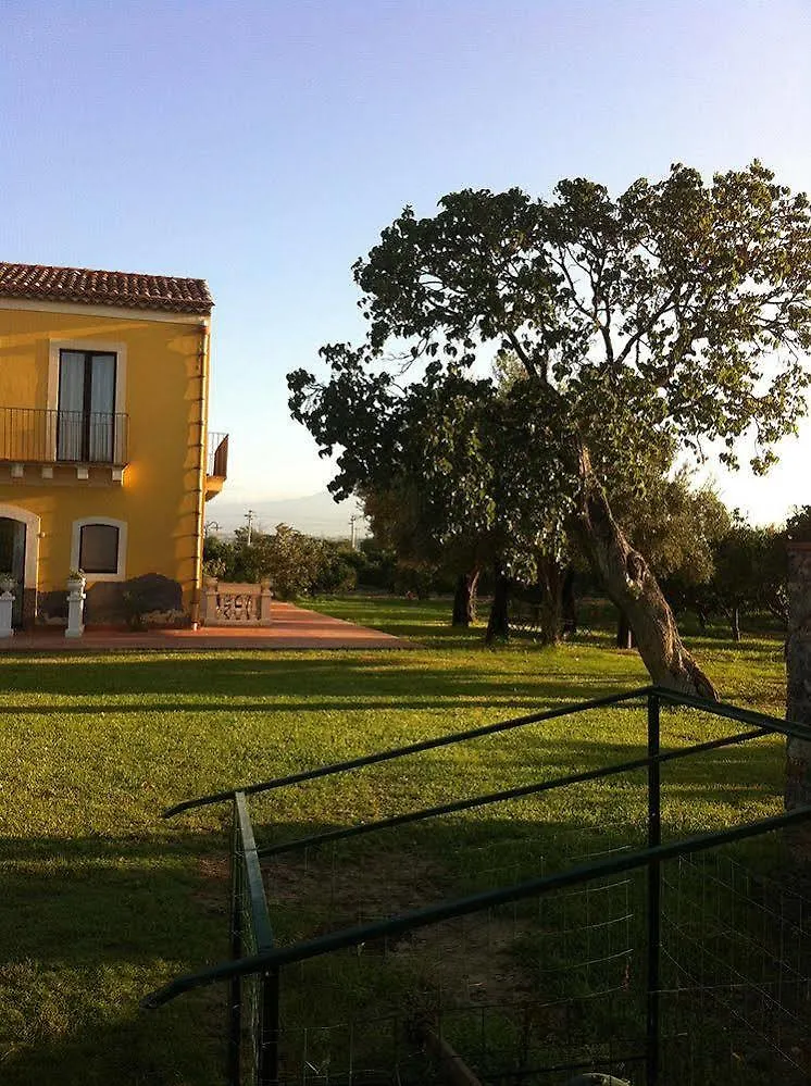 Tenuta Giarretta La Rotondella 4*,  Italia